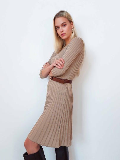 Malviina beež kleit